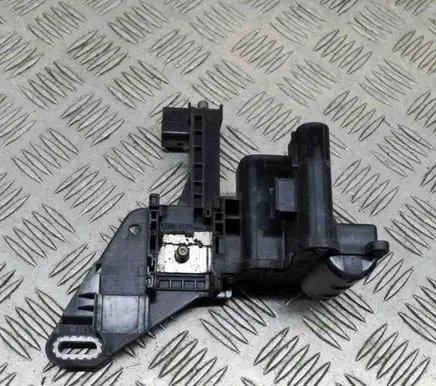 BMW 3 F30 F35 F31 Current control relay 9225015
