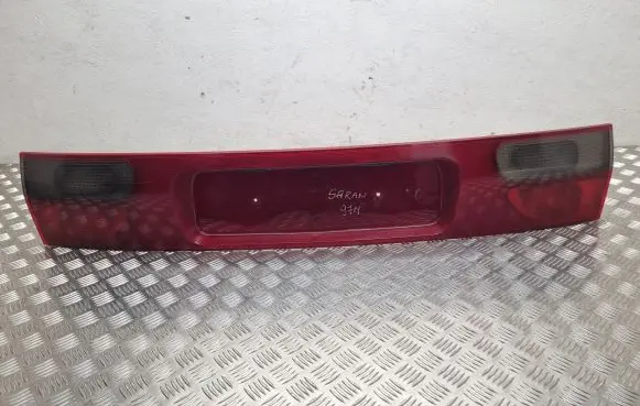 Volkswagen Sharan Rear light center trim bar blend 