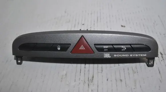 Peugeot 308 Hazard light switch 9659417477