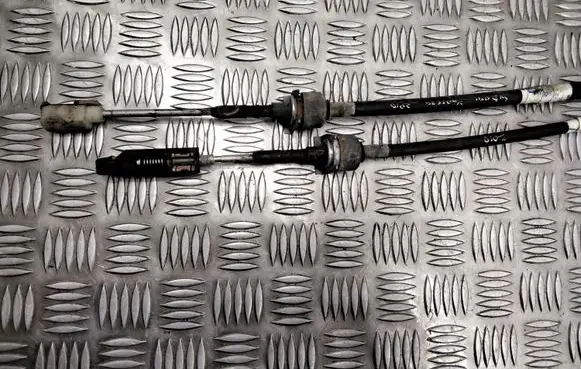 Subaru Impreza III Gear shift cable linkage