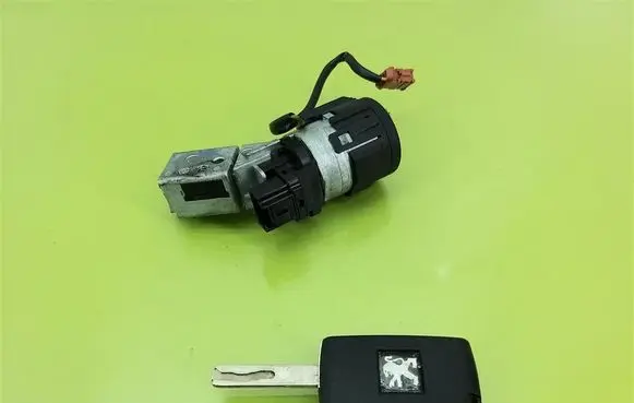 Peugeot 307 Ignition lock 36353100