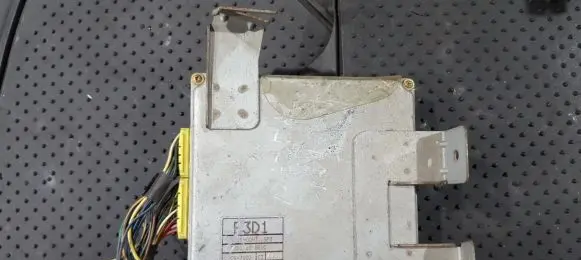 Mazda 121 Engine control unit/module b3d1