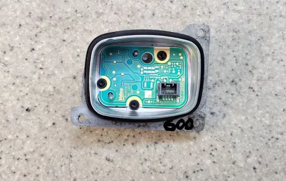 Renault Talisman LED ballast control module 9013842750A 90138427