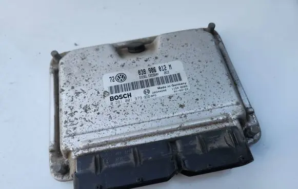 Volkswagen Golf IV Engine control unit/module 038906012M 0281001979 28SA4240