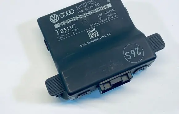 Volkswagen Touran I Gateway control module 1K0907530C 1K0907951