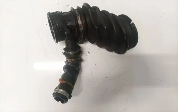 Ford Focus Air intake hose/pipe av616c784af av61-6c784-af