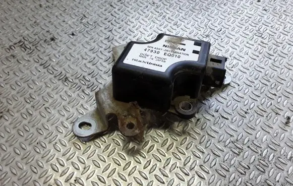 Nissan X-Trail T30 ESP acceleration yaw rate sensor 47930EQ010