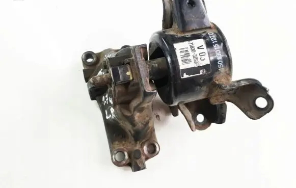 Hyundai i40 Engine mount bracket