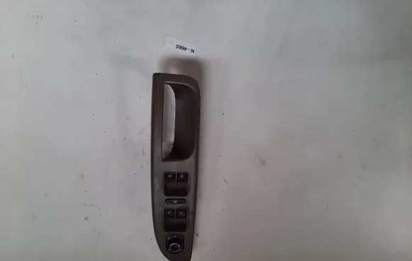 Volkswagen PASSAT B6 Electric window control switch