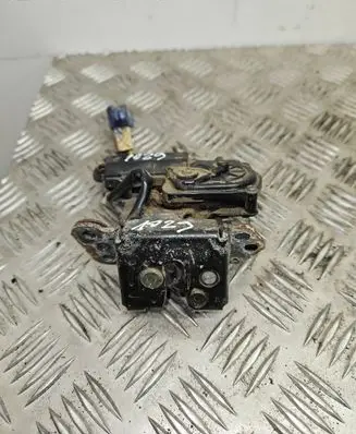 Loading door lock