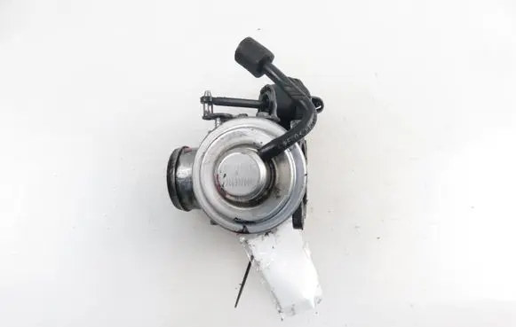 Volkswagen Polo IV 9N3 EGR valve 038129637B 045131501C