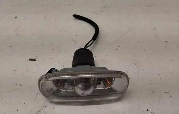 Audi A4 S4 B7 8E 8H Front fender indicator light 8E0949127