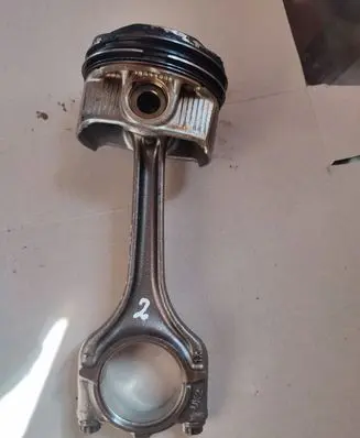 Volkswagen Golf VIII Piston with connecting rod