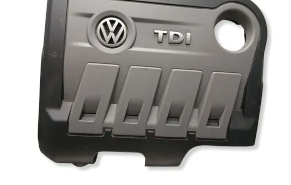 Volkswagen Touran II Engine cover (trim) 1T0103925