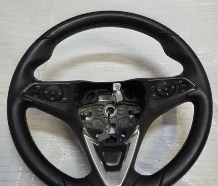 Opel Crossland X Steering wheel 39109281