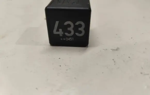 Volkswagen Touareg I Other relay 3D0951253A V23134B59X418