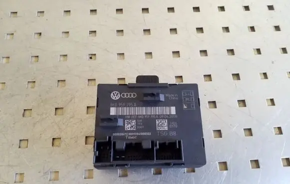 Audi A4 S4 B8 8K Door control unit/module 8K0959795A