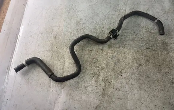 Nissan Navara D40 Engine coolant pipe/hose