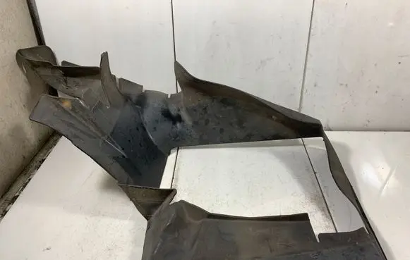 Audi Q7 4L Brake cooling air channel/duct 4L0117336B