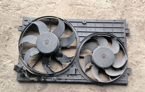 Volkswagen Golf V Fan set 1355D300190 1K0121207J