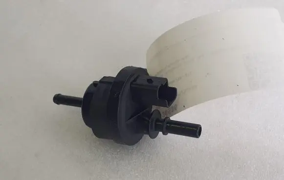 Nissan Qashqai Vacuum valve V29036755