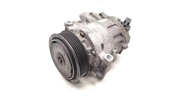 Volkswagen Golf VI Air conditioning (A/C) compressor (pump) 1K0820808A