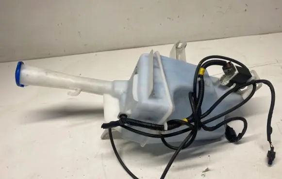 KIA Carens III Windshield washer fluid reservoir/tank