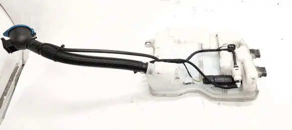 BMW 2 F45 Windshield washer fluid reservoir/tank 7331418
