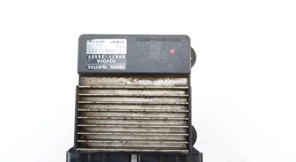 Toyota Avensis T220 Trunk lid opening control unit 