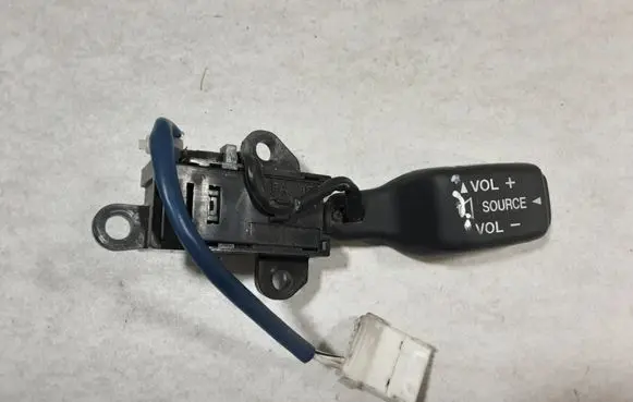 Mazda MPV Sound control switch 