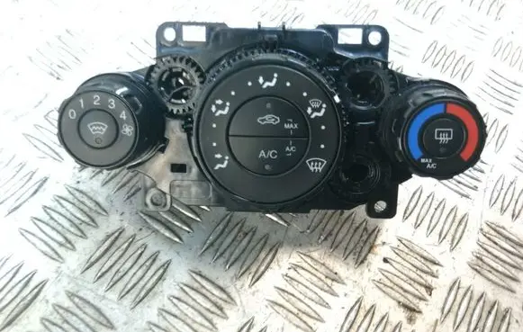 Ford Fiesta Climate control unit 8A6119980