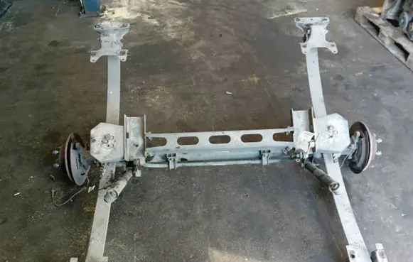 Renault Master III Rear axle beam PLANDEKA