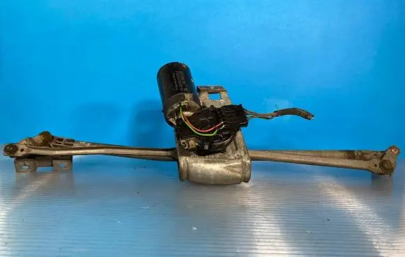 Audi A6 S6 C4 4A Front wiper linkage and motor 0390241330