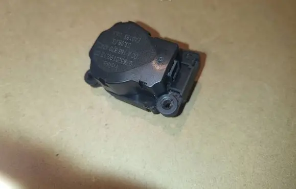 Mercedes-Benz A W168 Air flap motor/actuator A1688204242 076501901202 EAD193D63