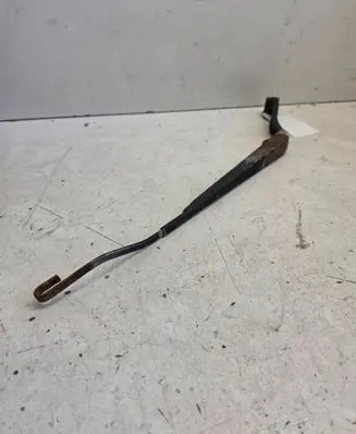 KIA Sorento Front wiper blade arm 1327