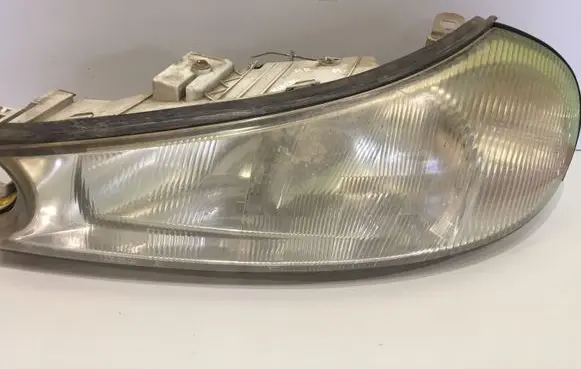 Ford Mondeo MK II Headlight/headlamp 0301098201