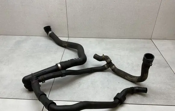 Audi A3 S3 8V Engine coolant pipe/hose 5Q0121619D