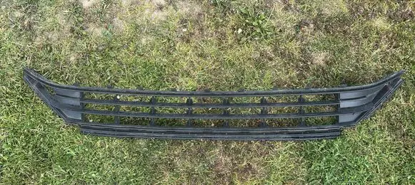 Volkswagen Golf VII Front bumper lower grill 5G0853677L
