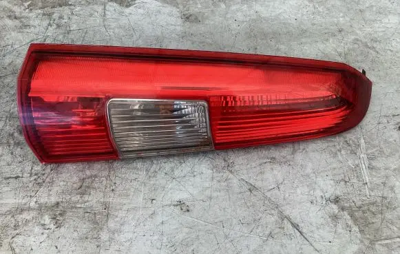 Volvo V70 Rear/tail lights 9154493