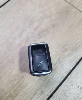 Mercedes-Benz E W212 Tailgate opening switch A2129059300 10075083 10023294