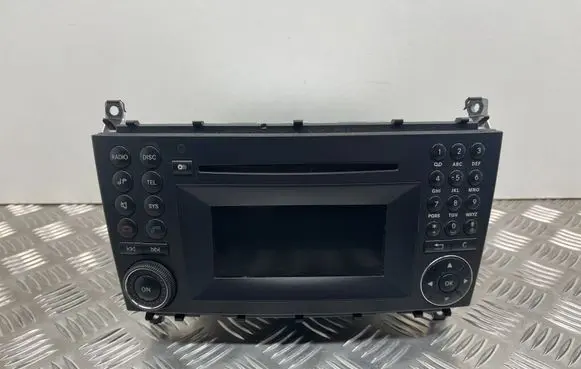 Mercedes-Benz CLC CL203 Radio/CD/DVD/GPS head unit A2039000100 A2039010100