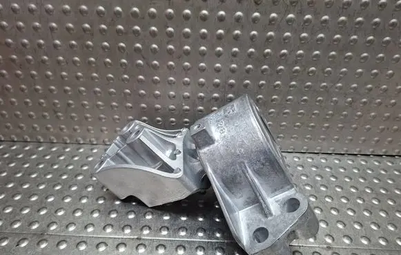 Fiat Doblo Engine mount bracket S27649707 517991100
