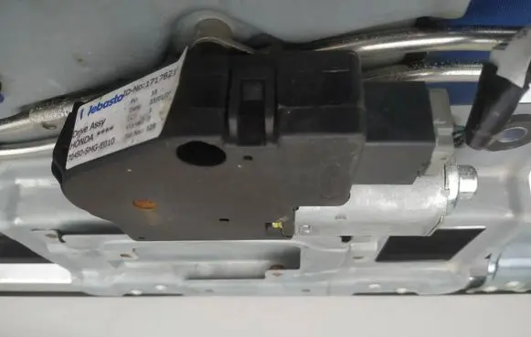 Honda CR-V Sunroof motor/actuator 70450smge010 70450-smg-e010