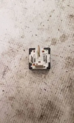 Volkswagen PASSAT B3 Other relay 443951253J
