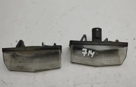 Toyota C-HR I Number plate light