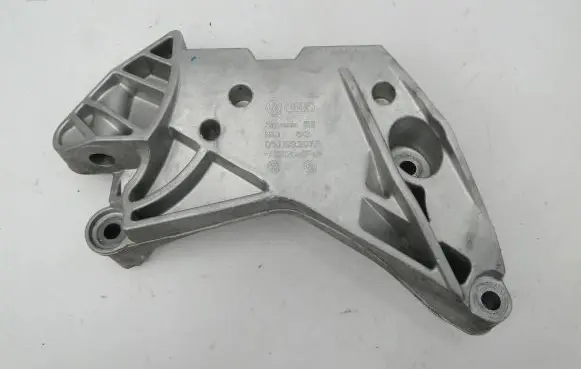 Audi Q3 8U Engine mount bracket 06J199207P