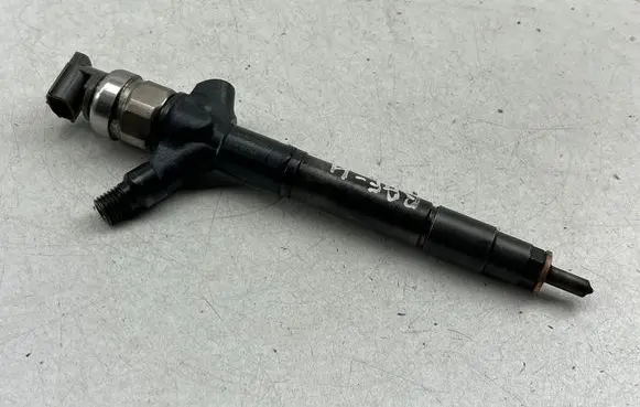 Toyota RAV 4 (XA30) Fuel injector 236700R020 01H04764