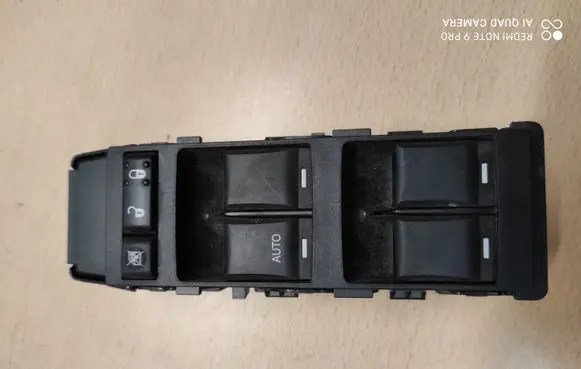 Jeep Compass Electric window control switch 04602780AA