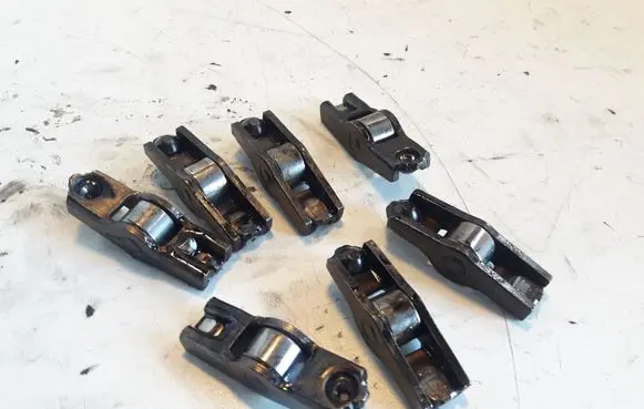 Toyota Avensis T250 Valve rocker arm 