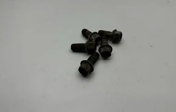Mercedes-Benz C W205 Nuts/bolts 